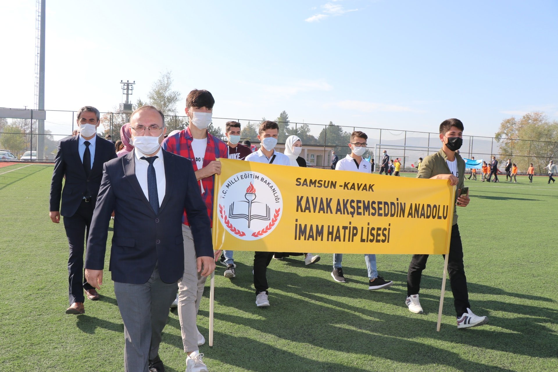 KAVAK'TA ÇOŞKULU KUTLAMA